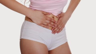Menstruação irregular pode estar associada à formação de cistos nos ovários