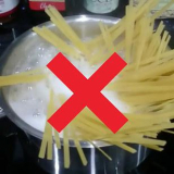 Evite 12 erros comuns que as pessoas cometem ao preparar macarrão.