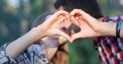 As 5 linguagens do amor: demonstrar que ama alguém vai além de dizer “eu te amo”