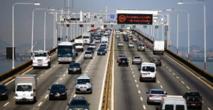 Concessionária da ponte interdita rampa da acesso à Avenida Brasil