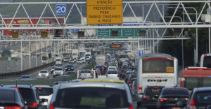 700 mil veículos passarão na Ponte Rio-Niterói nos feriados de Páscoa e São Jorge