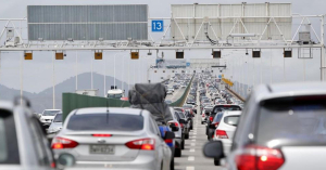 Com novo viaduto aberto ao tráfego, cerca de 1,9 milhão de veículos devem passar na Ponte Rio-Niterói no Carnaval