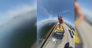 G1: Salto de paraquedas da Ponte Rio-Niterói pôs motoristas e embarcações em risco.