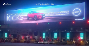 Nissan Kicks faz campanha publicitária no Mega Painel LED da Ponte Rio-Niterói.